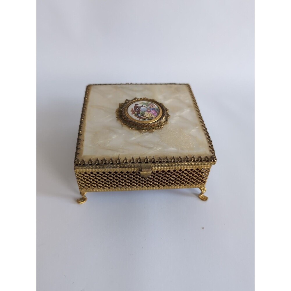 Vintage Trinket Jewelry Box Casket Fragonard Gold Mesh Metal Footed